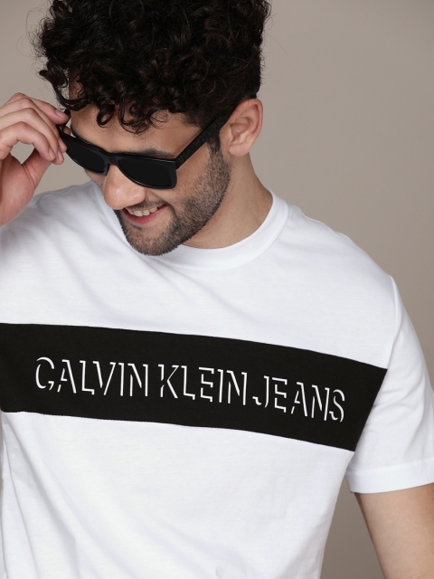 

Calvin Klein Jeans Men White Brand Logo Colourblocked T-shirt