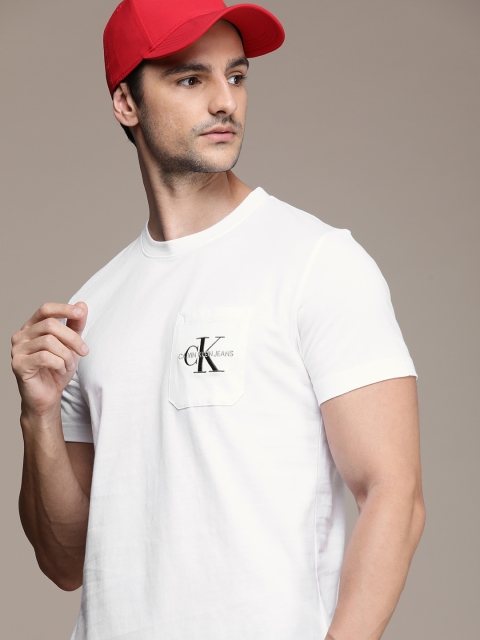 

Calvin Klein Jeans Men White Pocket Detailing T-shirt