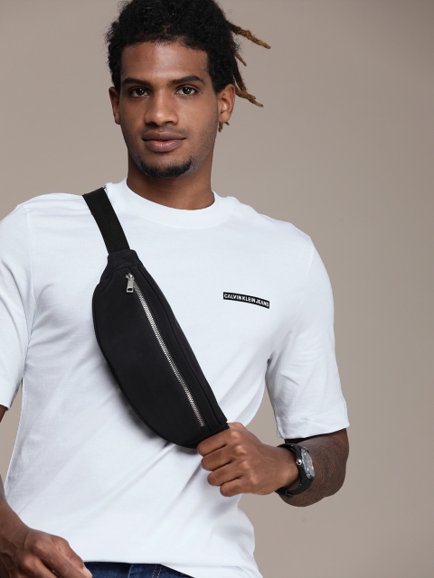 

Calvin Klein Jeans Men White T-shirt With Printed Detailing