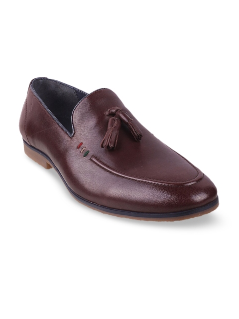 

Mochi Men Brown Textured Leather Formal Loafers