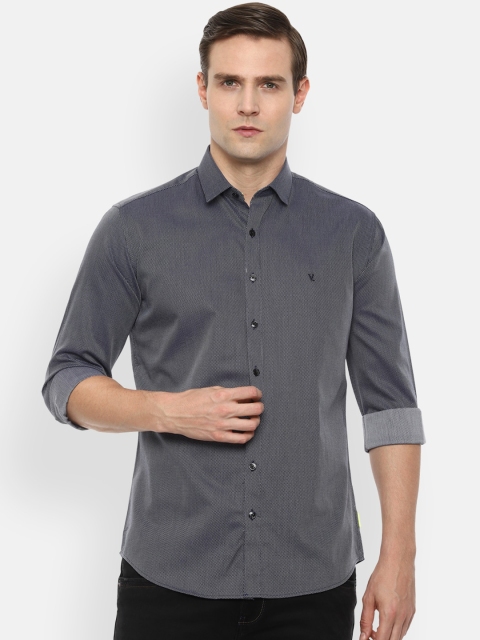 

V Dot Men Grey Textured Slim Fit Opaque Cotton Casual Shirt