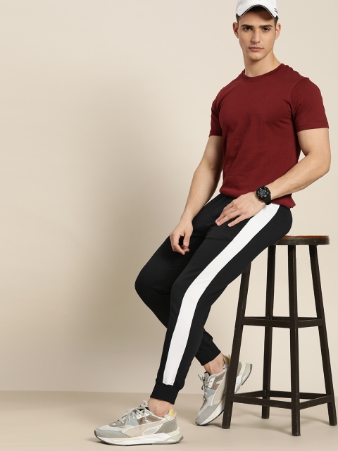 

Invictus Indoor Men Black & White Solid Joggers With Side Stripe Detail
