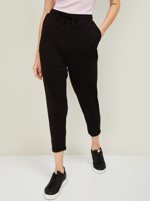 

Ginger by Lifestyle Women Black Trousers