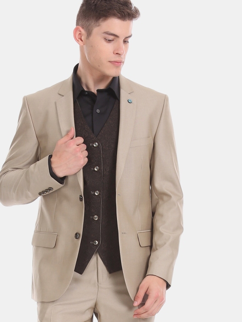 

Arrow Men Beige Solid Single-Breasted Three-Piece Suit
