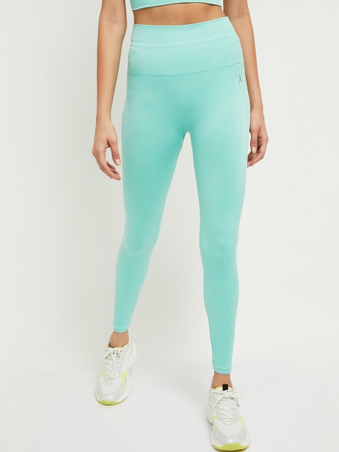 

max Women Green Solid Tights