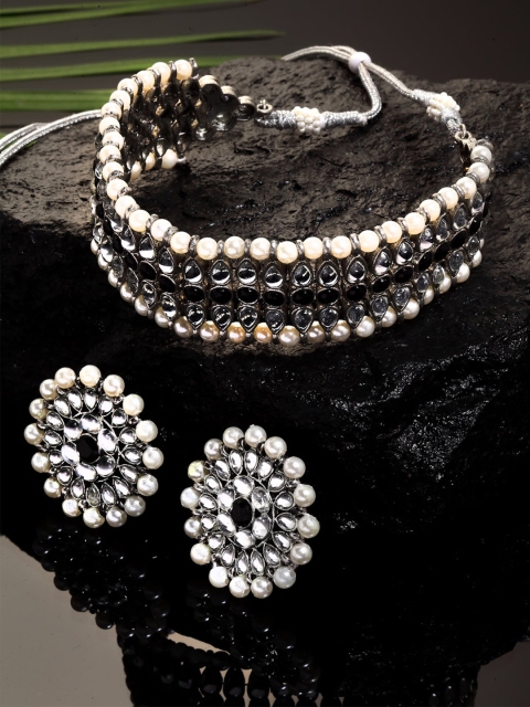 

KARATCART Oxidised Silver-Toned& White Kundan-Studded& Pearl Beaded Jewellery Set