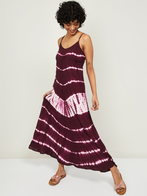 

Ginger by Lifestyle Women Maroon & White Tie and Dyed A-Line Maxi Dress