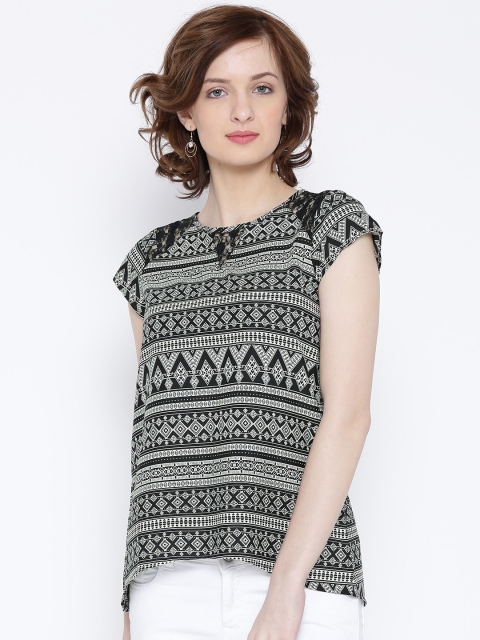 

Fusion Beats Women Black & Off-White Printed Top