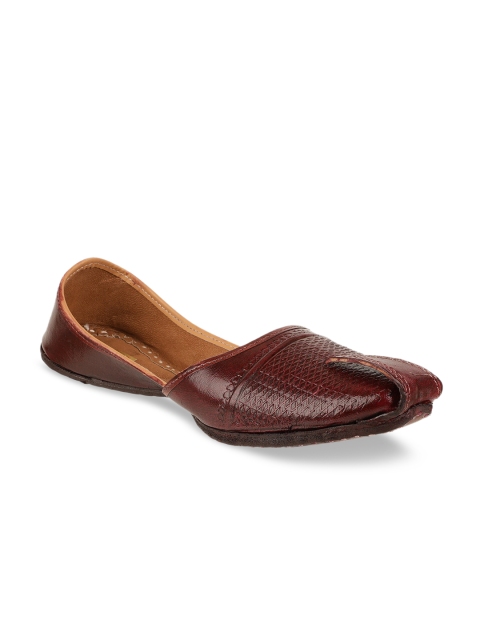 

Ta Chic Men Maroon Textured Leather Mojaris