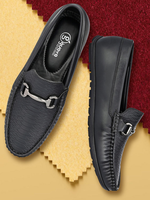 

Guava Men Black Textured Horsebit Loafers