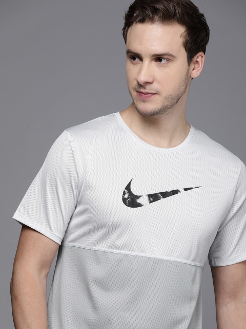 

Nike Men White & Grey Colourblocked Dri-FIT Run Wild Graphic Running T-shirt