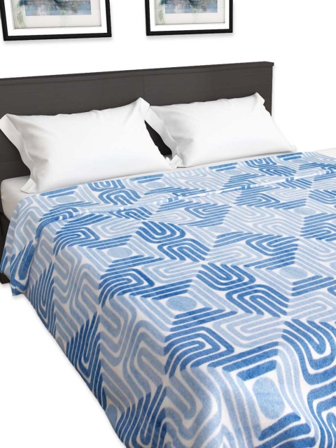 

Home Centre Maroon Summer 150 GSM Double Bed Quilt