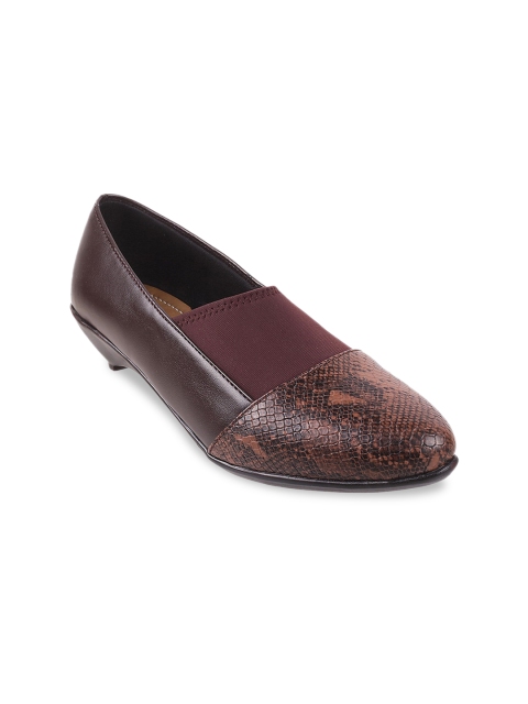 

WALKWAY Brown Kitten Pumps