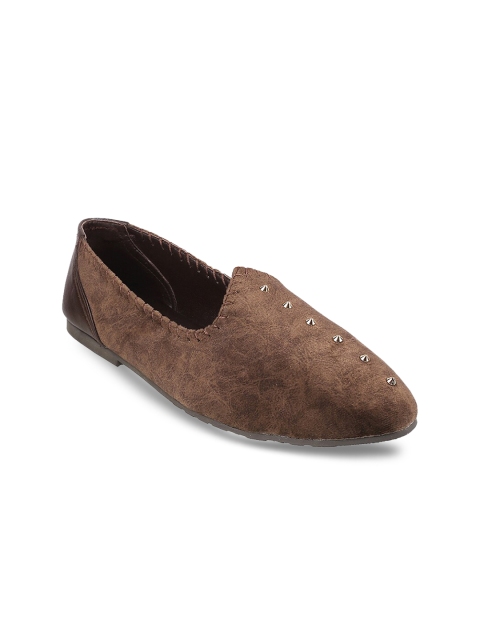 

Metro Men Brown Textured Regular Loafers