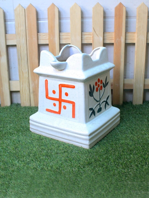 

Wonderland White Tulsi Planter