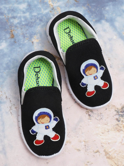 

DChica Boys Black Astronaut Applique Slip-On Sneakers