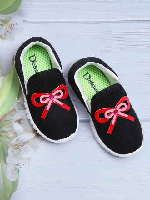 

DChica Girls Black Woven With Bow Applique Design Slip-On Sneakers