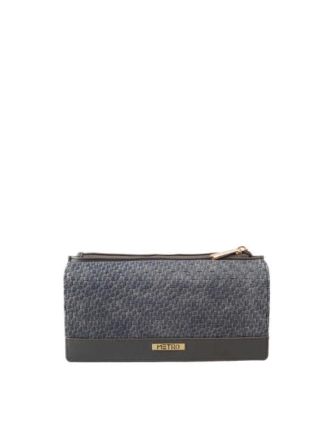

Metro Woman Grey Textured Purse Clutch