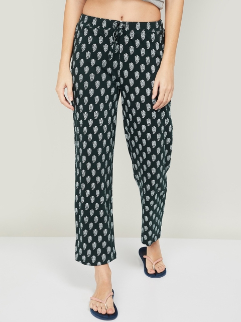 

Ginger by Lifestyle Women Green & White Printed Cotton Lounge Pants