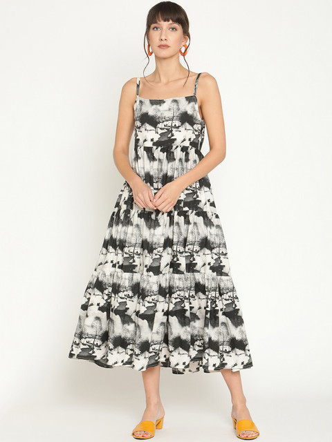 

Abhishti Black & White Pinafore Dress