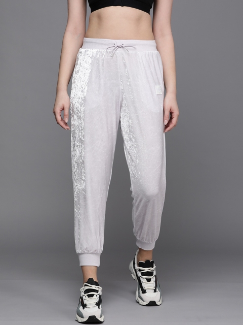 

Nike Women White Sportswear Velour Joggers