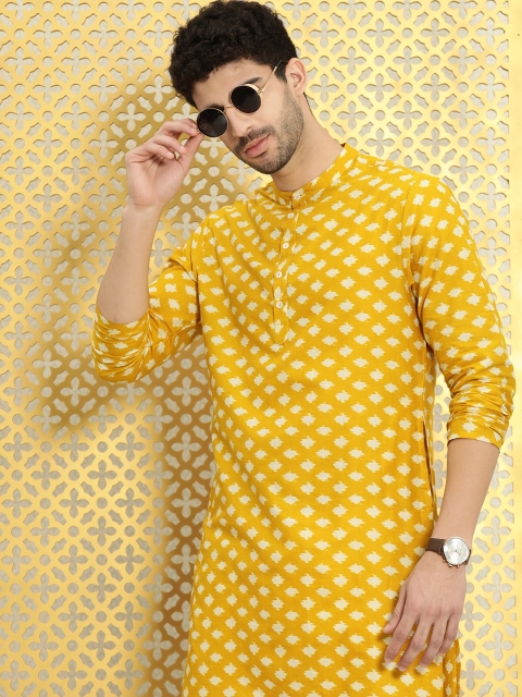 

Ode by House of Pataudi Men Mustard Yellow & White Geometric Print Straight Kurta