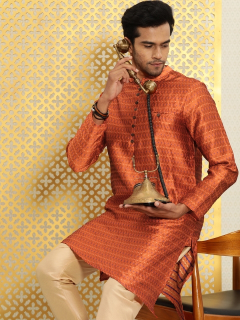 

Ode by House of Pataudi Men Orange Kurta