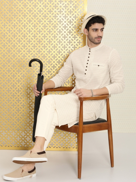 

Ode by House of Pataudi Men Off White & Brown Kurta