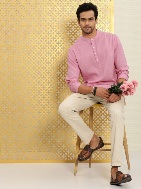 

Ode by House of Pataudi Men Pink Solid Kurta