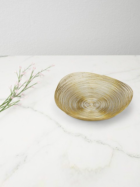 

Living scapes by Pantaloons Gold-Toned Solid Round Platter