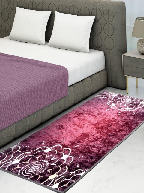 

BELLA TRUE Maroon Digital Printed Rectangular Anti-Skid Bed Runner