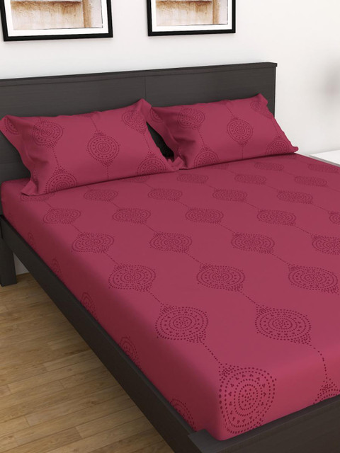 

Home Centre Maroon Ethnic Motifs King Bedsheet with 2 Pillow Covers