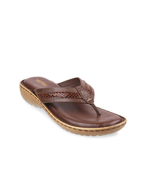 

Metro Women Brown Textured Comfort Sandals