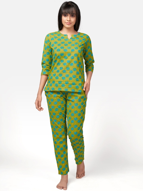 

Vbuyz Women Green Floral Printed Night Suit