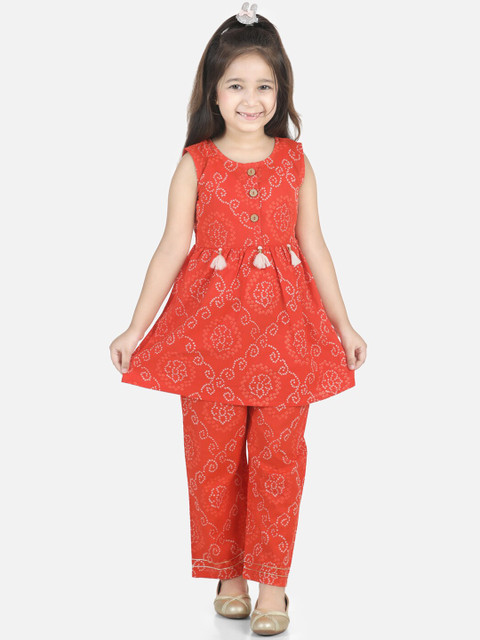 

BownBee Girls Red Bandhani Printed High Slit Pure Cotton Kurta With Trousers