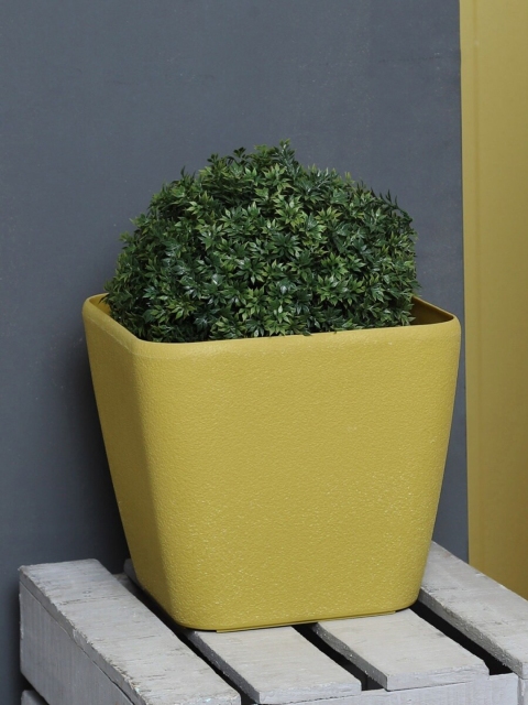 

Home Centre Yellow Solid Madison Magnolia Table Planter