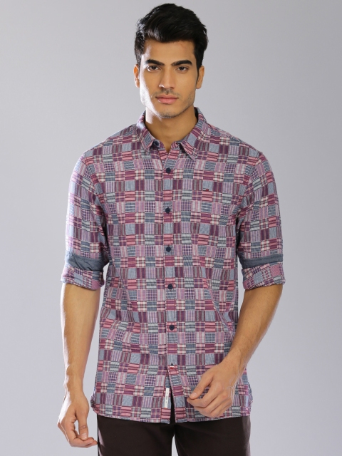 

Tommy Hilfiger Men Pink Slim Fit Checked Casual Shirt