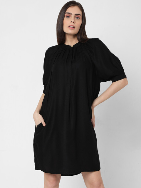 

Vero Moda Black Solid Drop-Waist Dress
