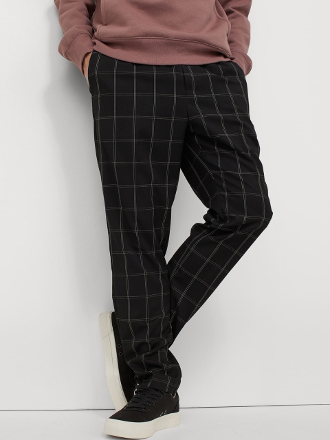 

H&M Men Black & White Slim Fit Joggers