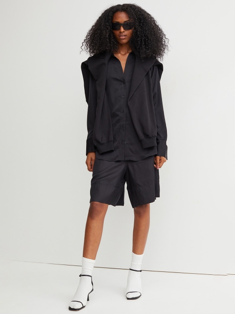 

H&M Women Black V-neck blouse