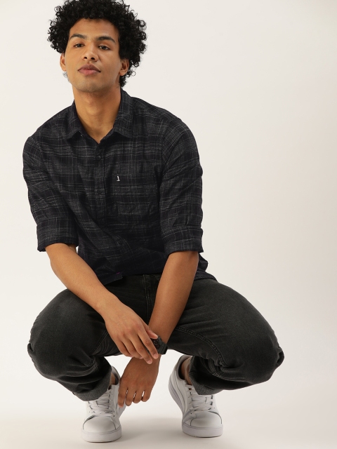 

SINGLE Men Black & White Slim Fit Opaque Checked Casual Shirt