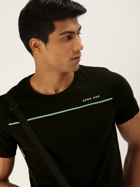 

SINGLE Men Black Solid Round Neck T-shirt