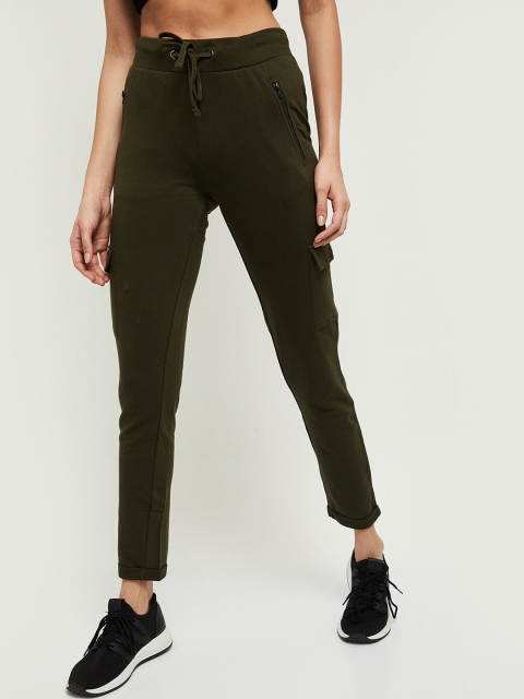 

max Women Olive Green Solid Cotton Track Pants