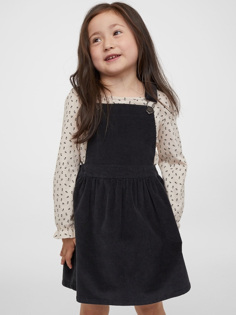 

H&M Girls Grey & Off White Printed Top With Dungarees