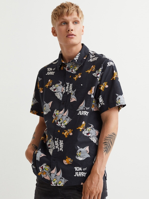 

H&M Men Black & Grey Tom & Jerry Printed Pure Cotton Short-Sleeved Shirt