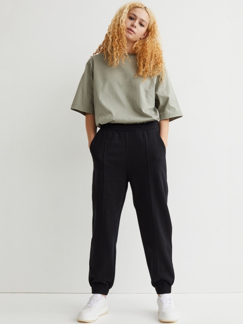 

H&M Women Black Oversized Joggers