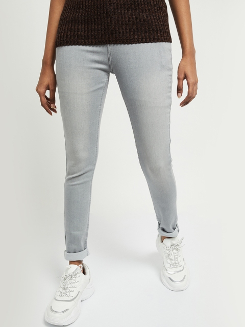

max Women Grey Skinny Fit Jeans