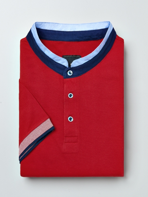 

INVICTUS Men Red Solid Mandarin Collar T-Shirt