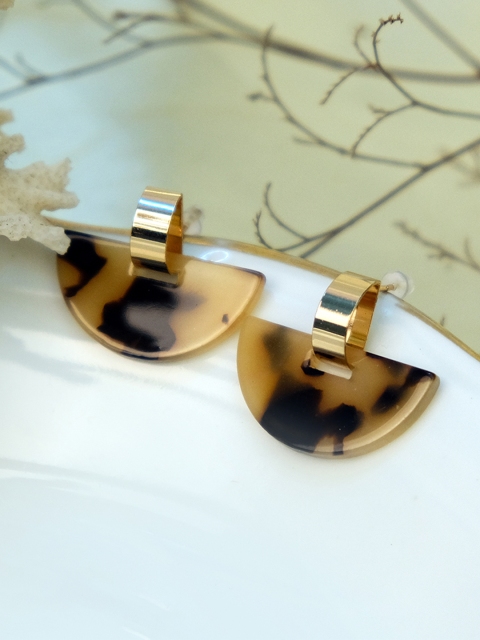 

Ayesha Gold-Toned Contemporary Studs Earrings