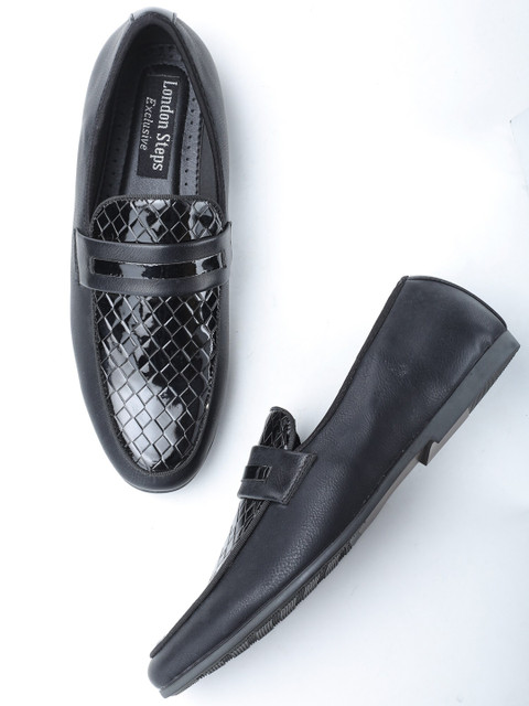 

LONDON STEPS Men Black Textured Formal Loafers
